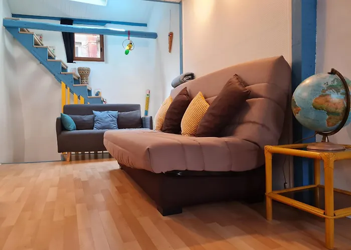 La Maison-Frite, Pour Un Sejour Insolite A Foix !
